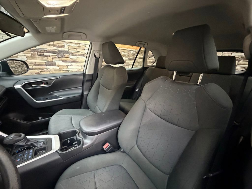 Used 2022 Toyota RAV4 XLE image 12