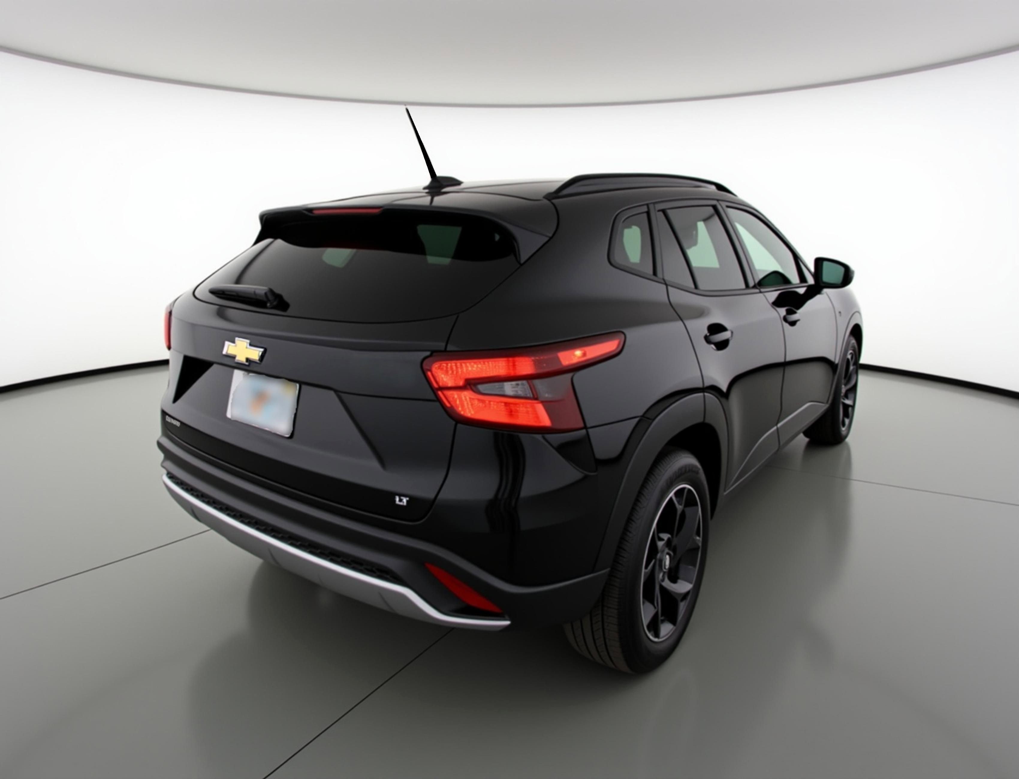 Used 2025 Chevrolet Trax LT FWD image 9
