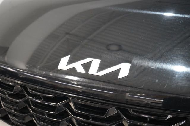 Used 2024 Kia Sorento S image 11