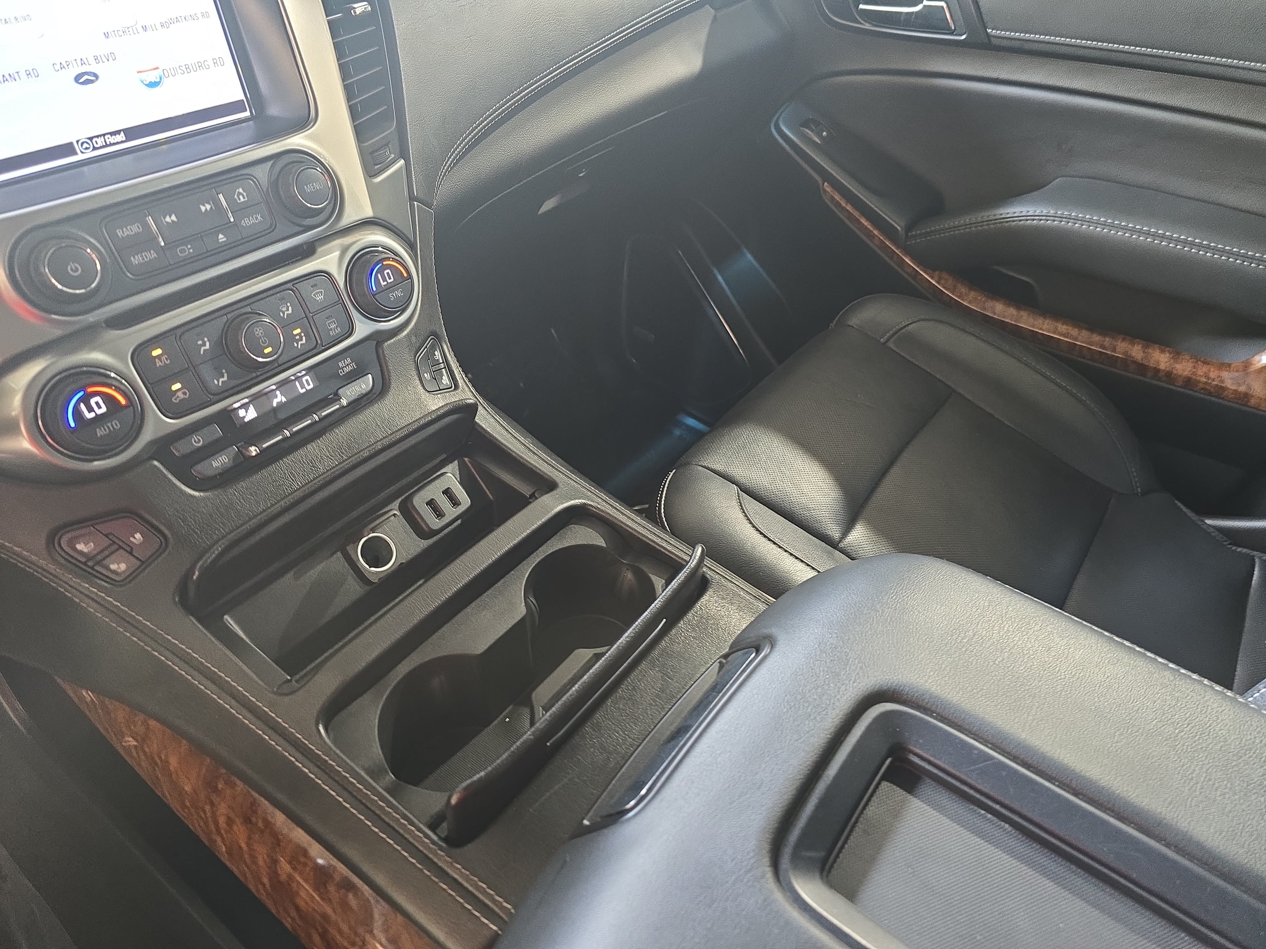 Used 2018 Chevrolet Tahoe Premier AWD/4WD image 26