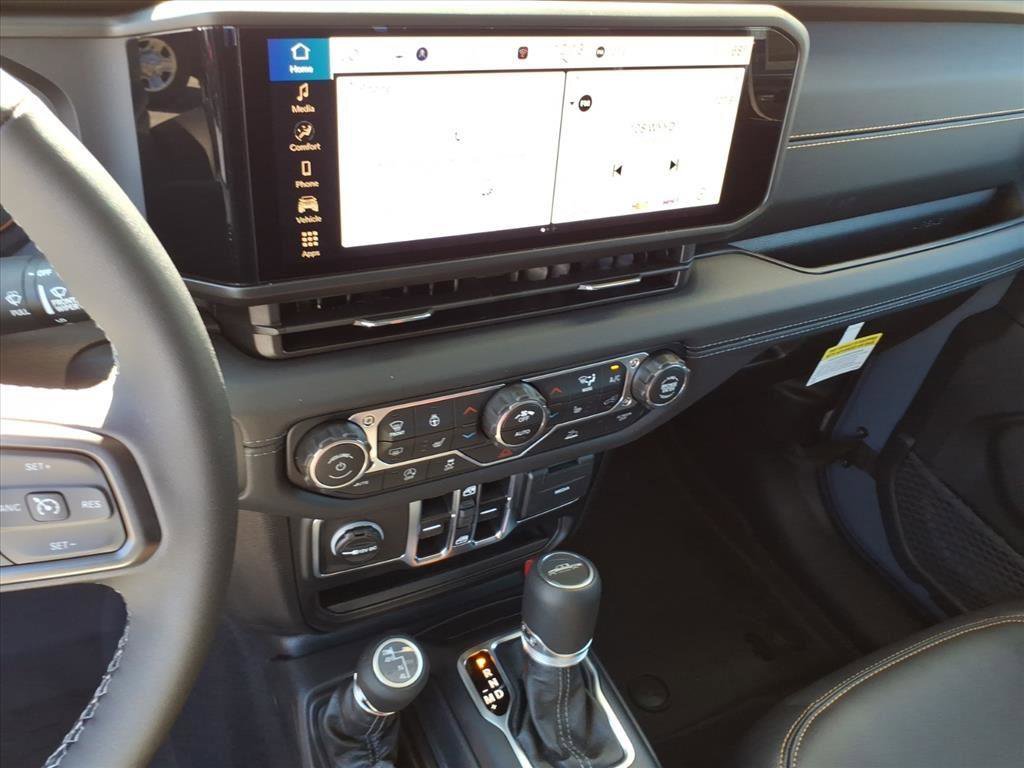 New 2025 Jeep Gladiator Sport image 16