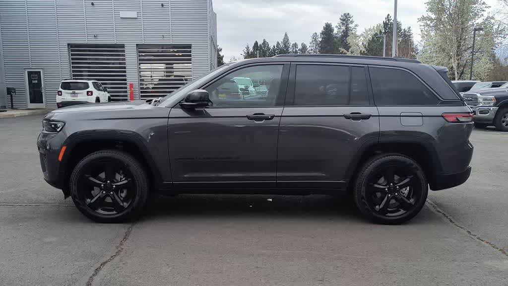 New 2026 Jeep Grand Cherokee Limited w/ Limited Altitude Package AWD/4WD image 5