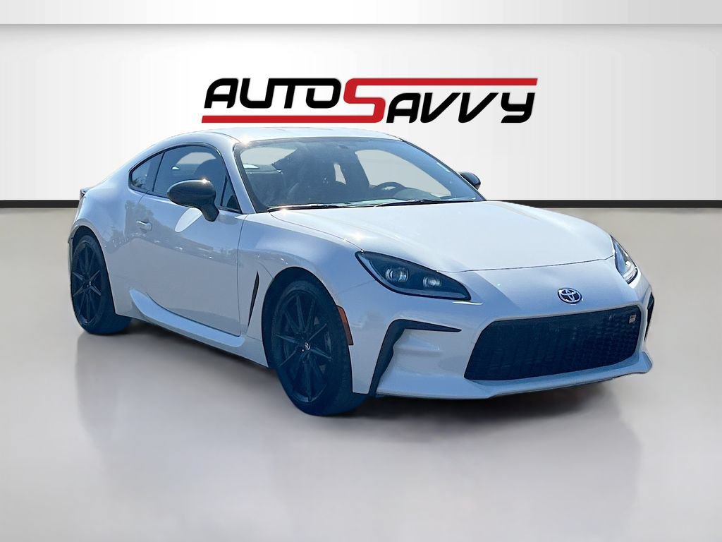 Used 2025 Toyota GR86 Premium w/ ALL Weather Mat Package (TMS) RWD image 1