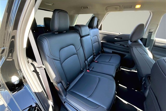 New 2025 Nissan Pathfinder SL image 9