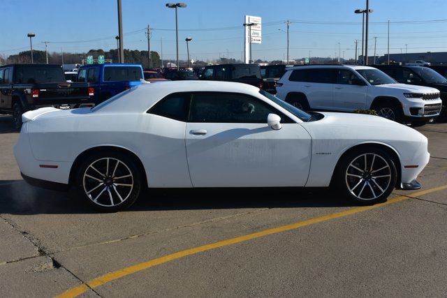 Used 2022 Dodge Challenger R/T w/ Plus Package image 4