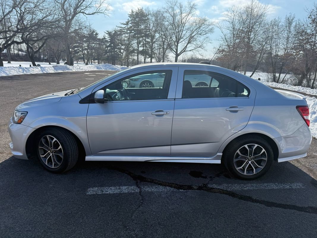 Used 2017 Chevrolet Sonic LT w/ Convenience Package image 2