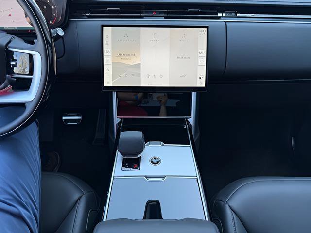 Certified 2024 Land Rover Range Rover Long Wheelbase Autobiography image 21