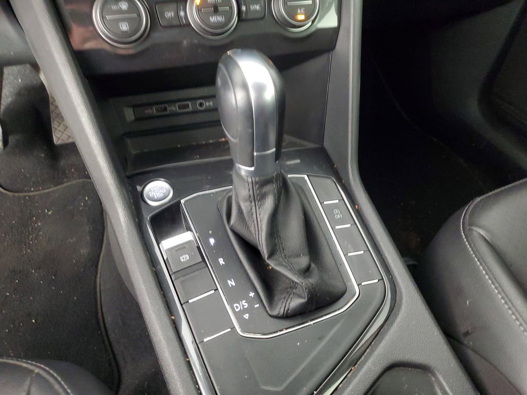 Used 2018 Volkswagen Tiguan SE FWD image 19