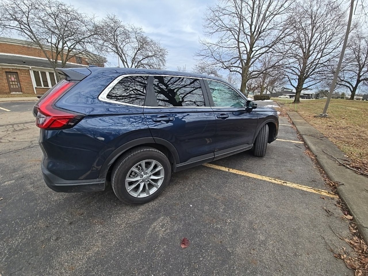 Used 2024 Honda CR-V EX-L image 10