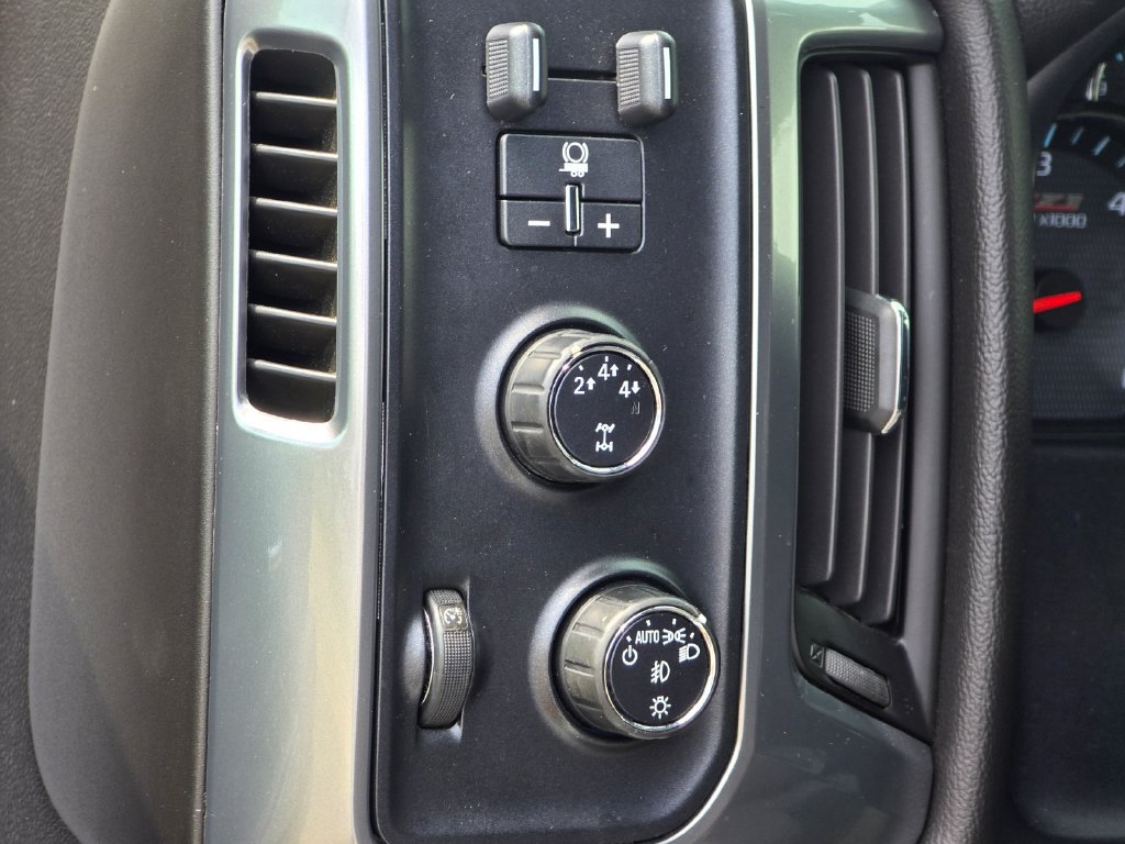 Used 2015 Chevrolet Silverado 2500 LT w/ Z71 Package, Off-Road AWD/4WD image 7
