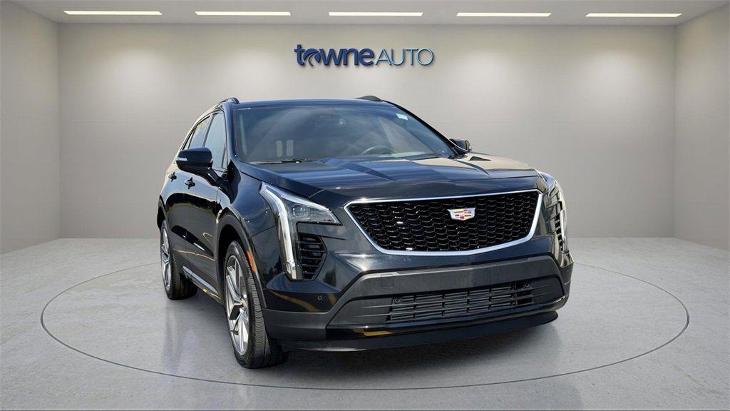 Used 2023 Cadillac XT4 Sport w/ Cold Weather Package image 7