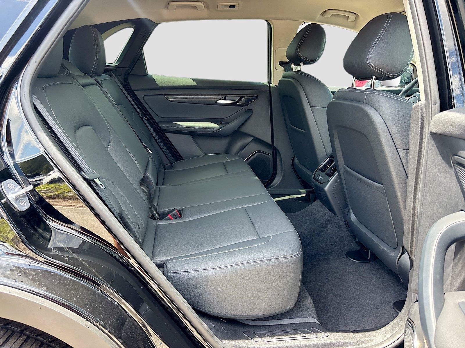 New 2025 VinFast VF 8 Eco AWD/4WD image 26
