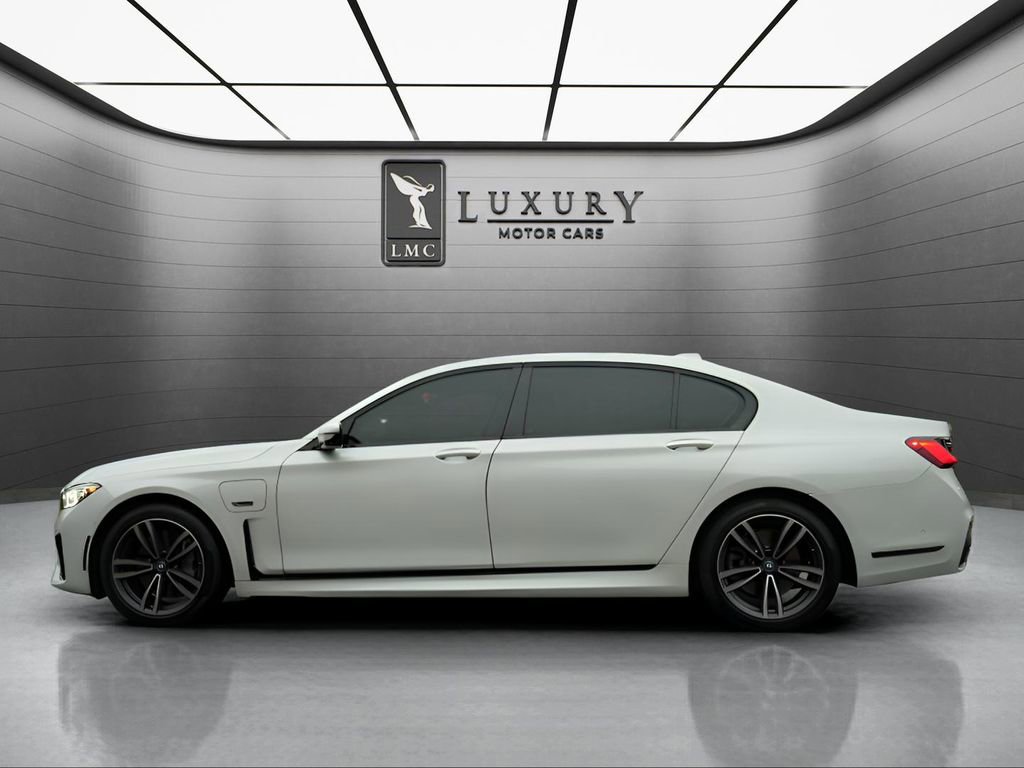 Used 2022 BMW 745e xDrive w/ M Sport Package image 5