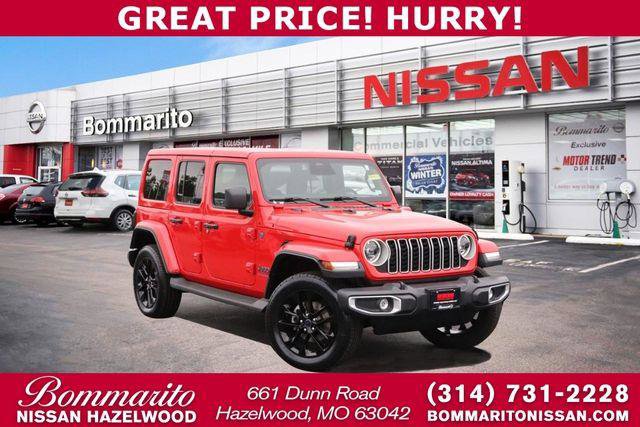 Used 2025 Jeep Wrangler Unlimited Sahara AWD/4WD image 1