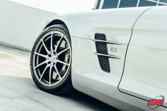 Used 2012 Mercedes-Benz SLS AMG Roadster image 31
