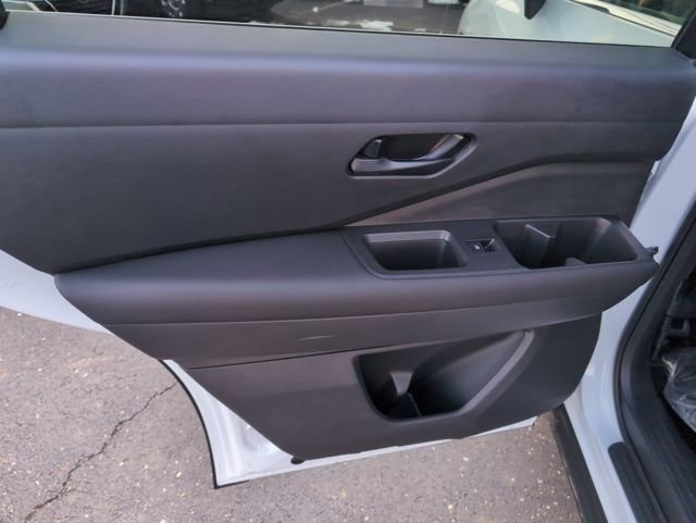 New 2025 Nissan Pathfinder SV w/ Black Appearance Package image 11
