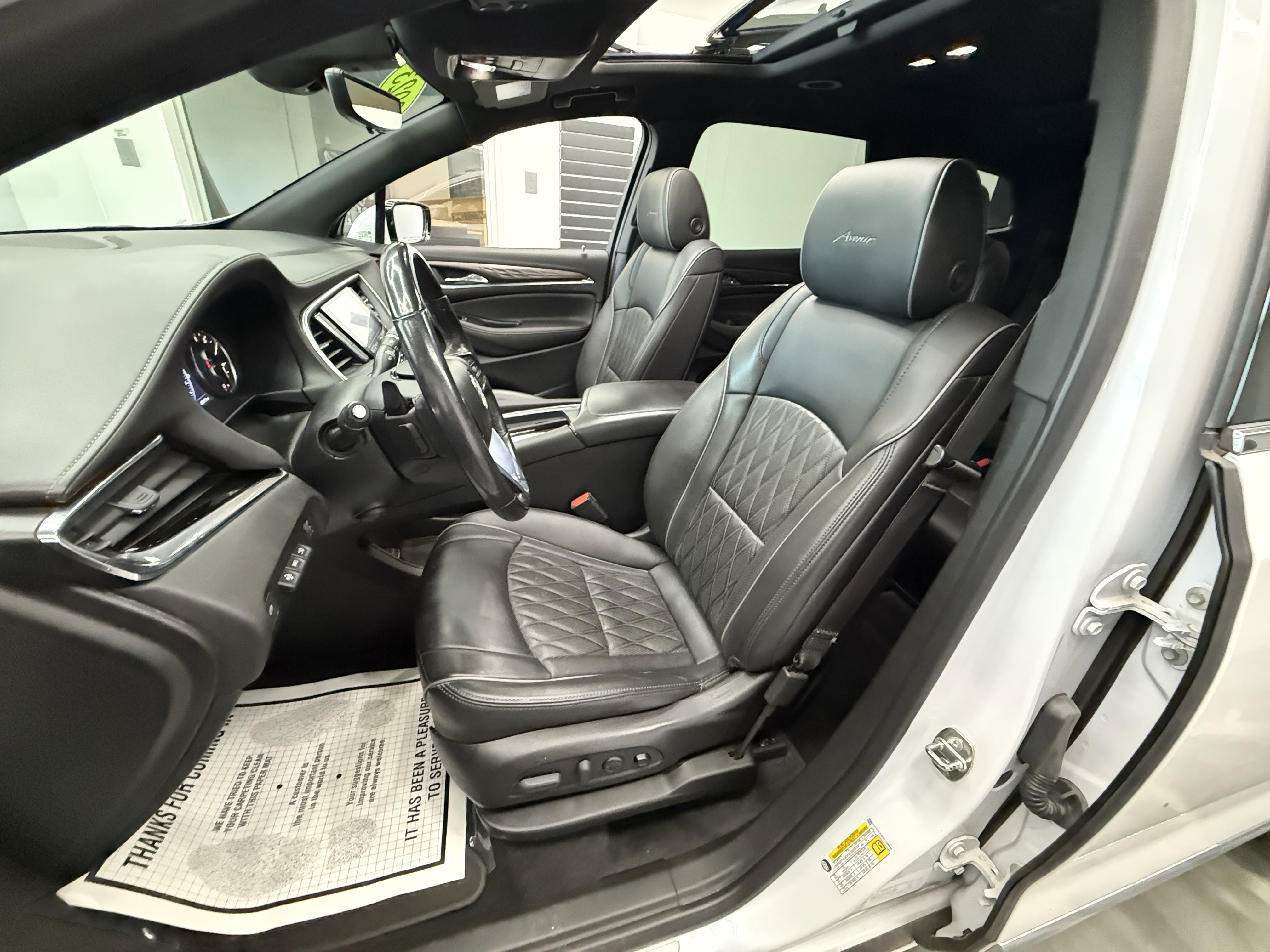 Used 2023 Buick Enclave Avenir image 14