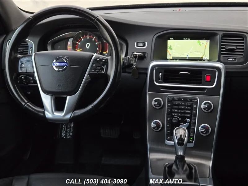 Used 2016 Volvo V60 T5 Cross Country image 24