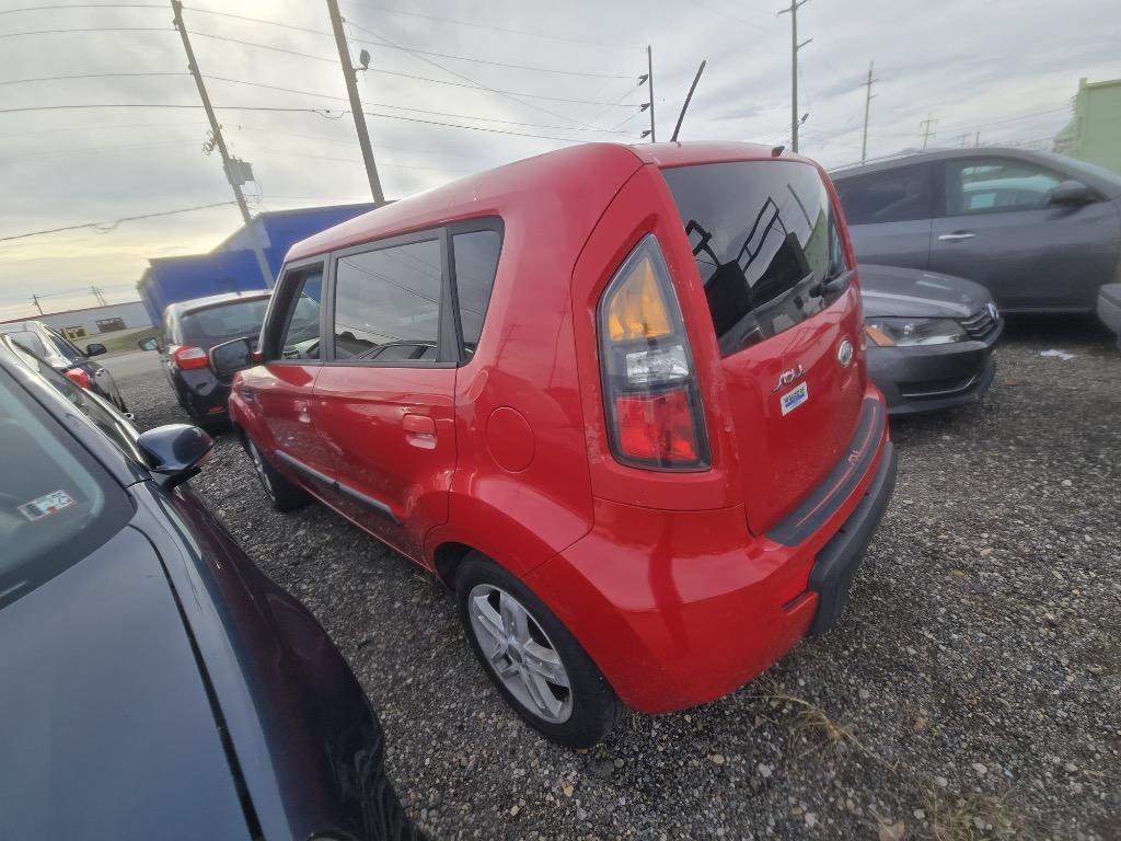 Used 2010 Kia Soul + w/ Audio Pkg image 3