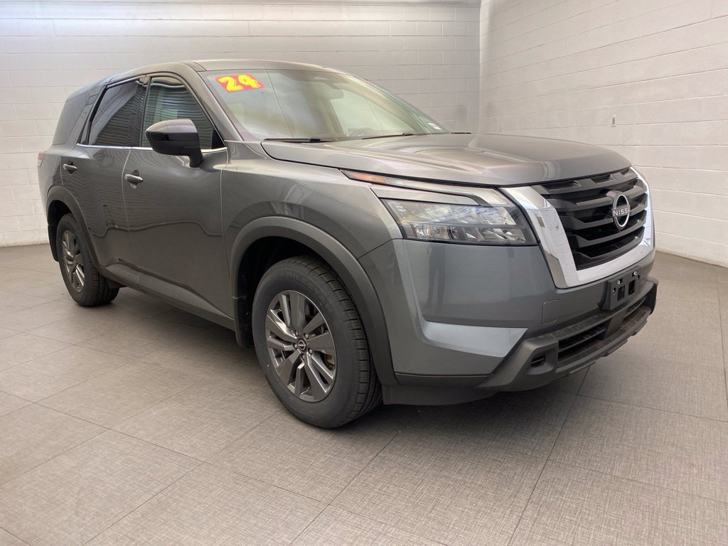 Used 2024 Nissan Pathfinder S FWD image 5