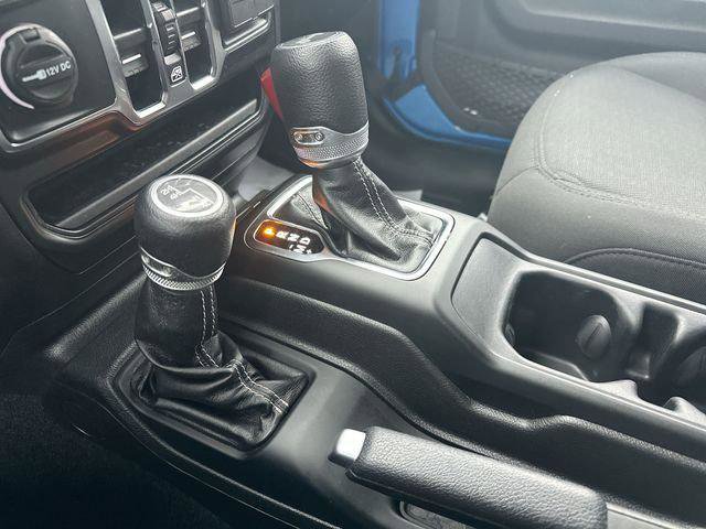 Certified 2022 Jeep Wrangler Unlimited Sahara w/ Cold Weather Group image 22