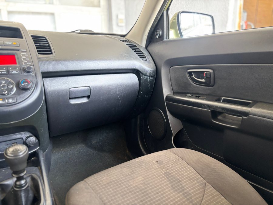 Used 2012 Kia Soul FWD image 25