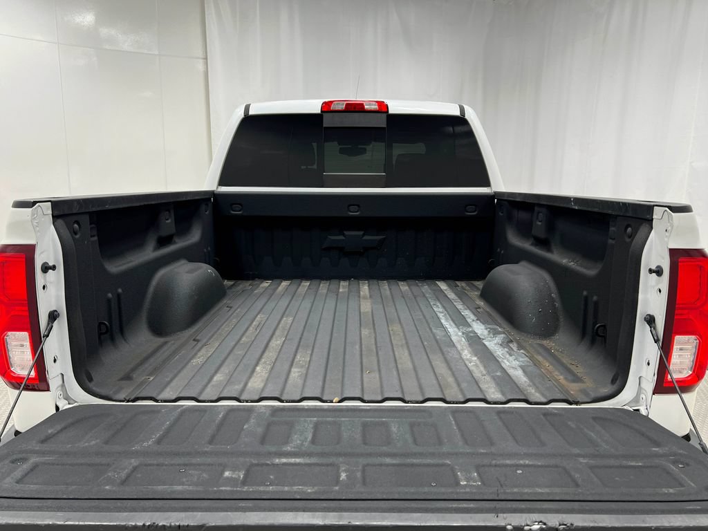 Used 2018 Chevrolet Silverado 1500 LTZ Z71 w/ LTZ Plus Package AWD/4WD image 29