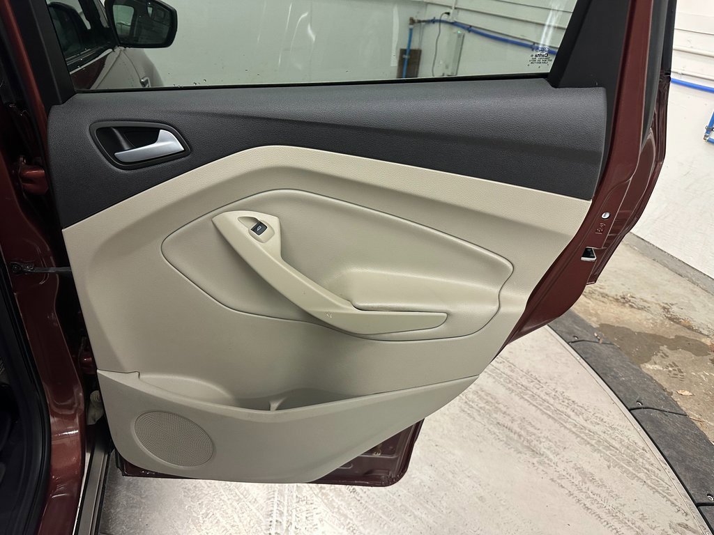 Used 2018 Ford Escape SE image 26