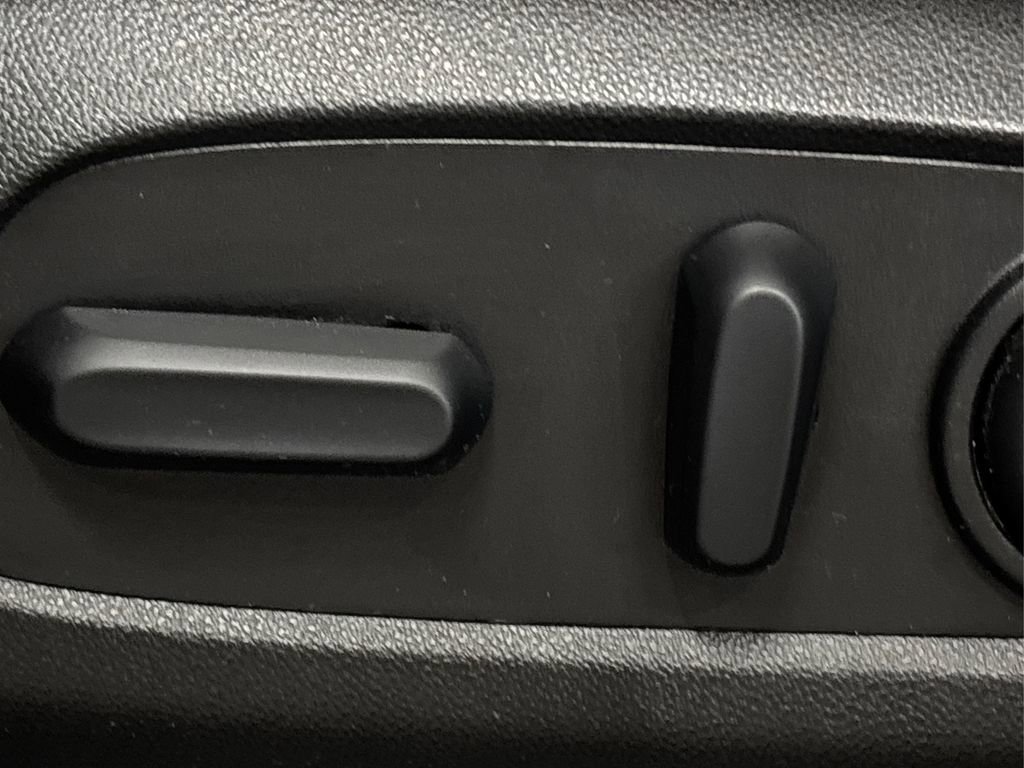 Used 2019 Chevrolet Traverse LT image 34