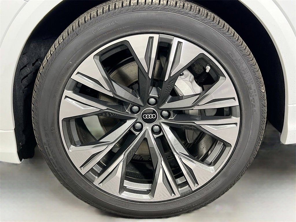 New 2026 Audi Q8 Premium Plus AWD/4WD image 31