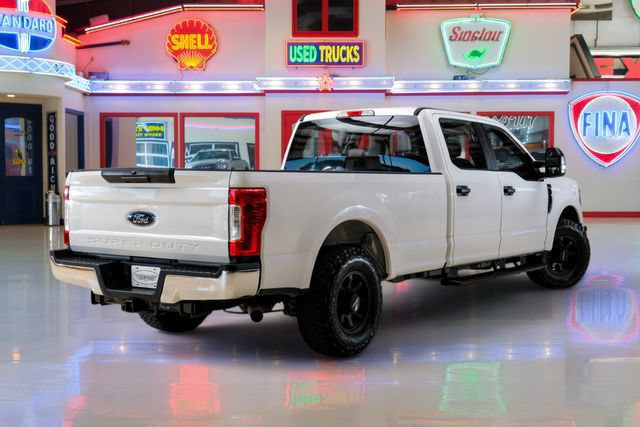 Used 2019 Ford F250 XL w/ Power Equipment Group RWD image 3