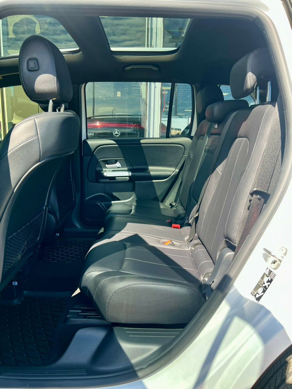 Used 2023 Mercedes-Benz GLB 250 4MATIC image 16