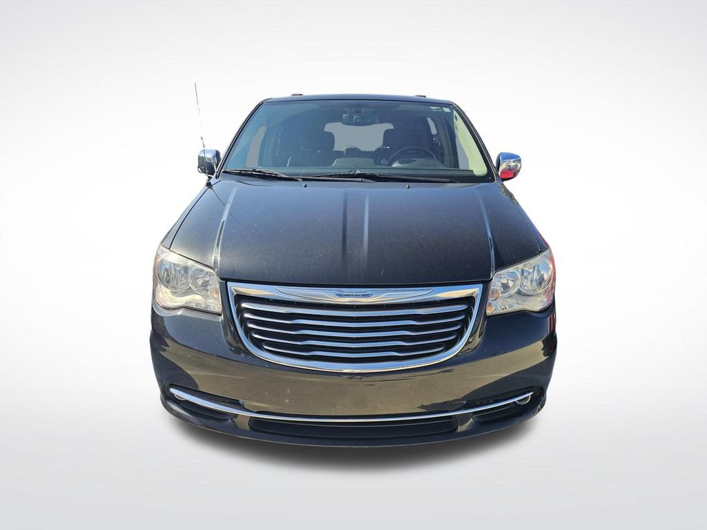 Used 2015 Chrysler Town & Country Touring-L w/ Driver Convenience Group FWD image 5