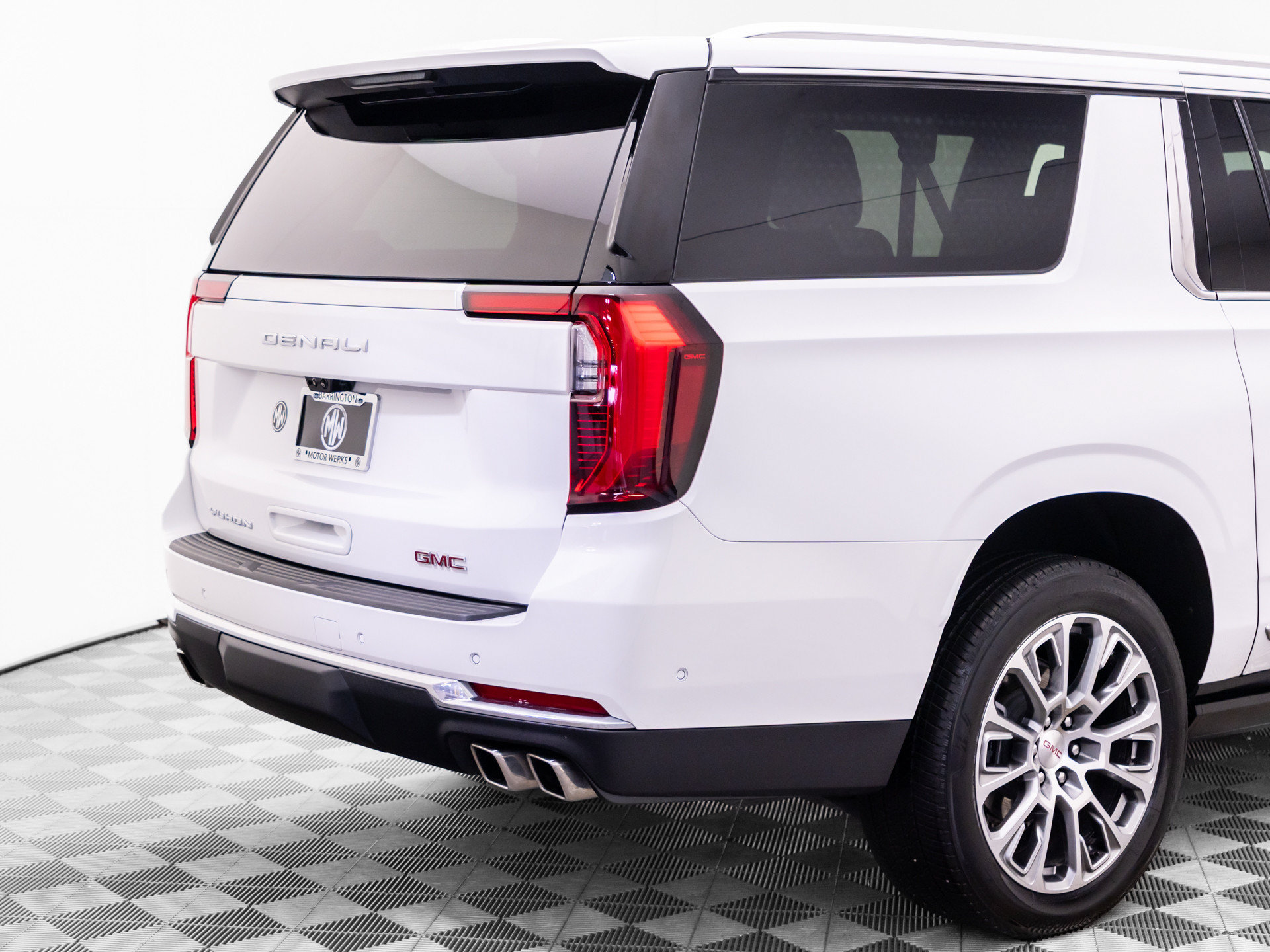 Used 2025 GMC Yukon XL Denali w/ Denali Reserve Package AWD/4WD image 41