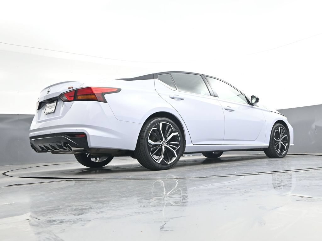Used 2025 Nissan Altima 2.5 SR FWD image 35