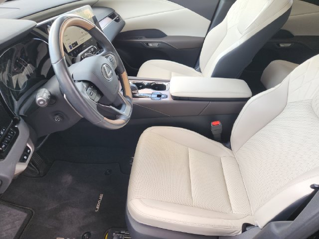 Used 2024 Lexus RX 350 Premium w/ Accessory Package (Z1) FWD image 10