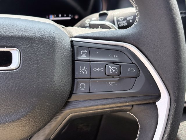 Used 2024 Jeep Grand Cherokee L Laredo AWD/4WD image 14