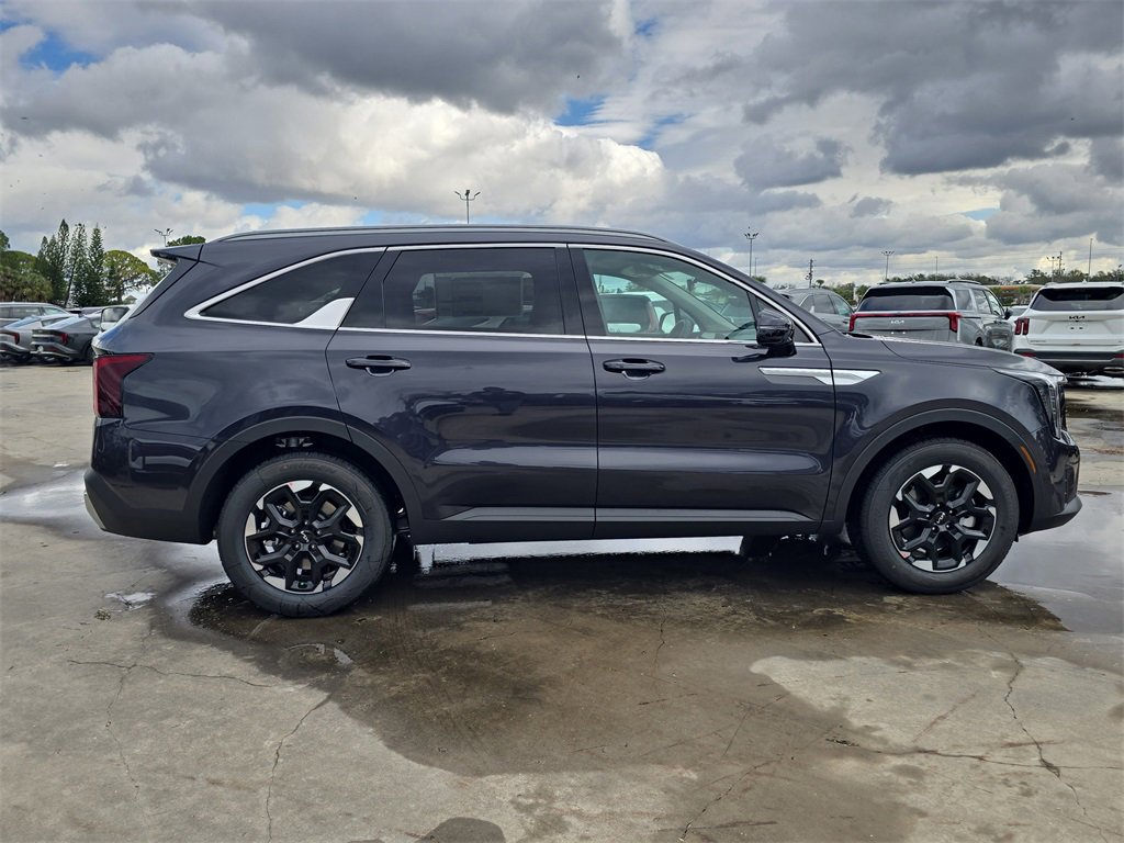 New 2026 Kia Sorento S image 9