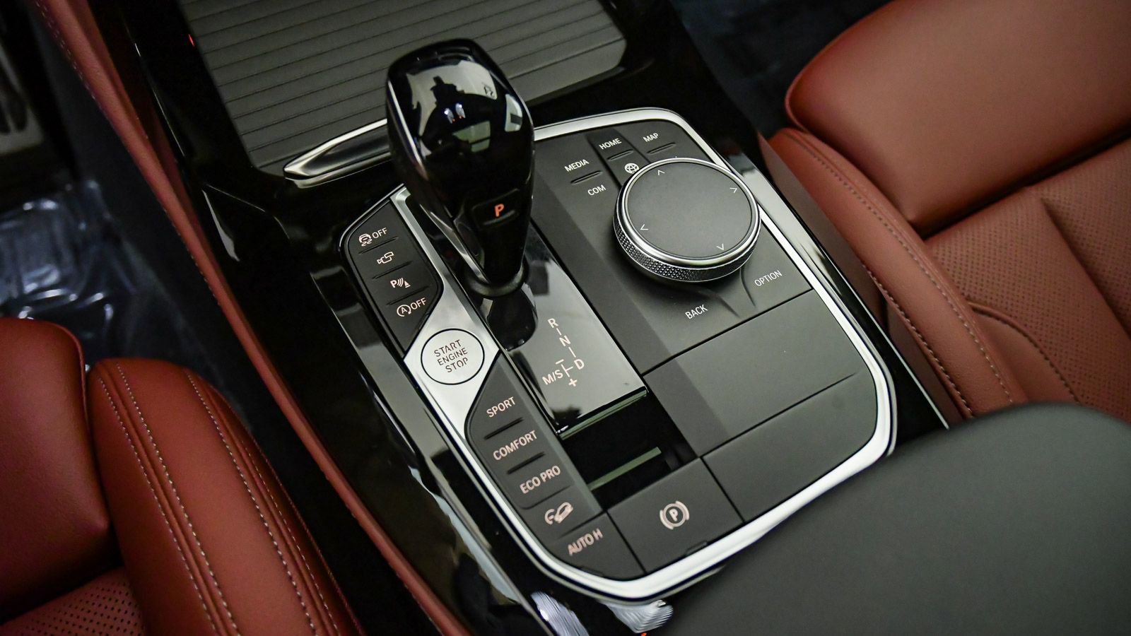 Certified 2024 BMW X4 xDrive30i w/ Premium Package image 21