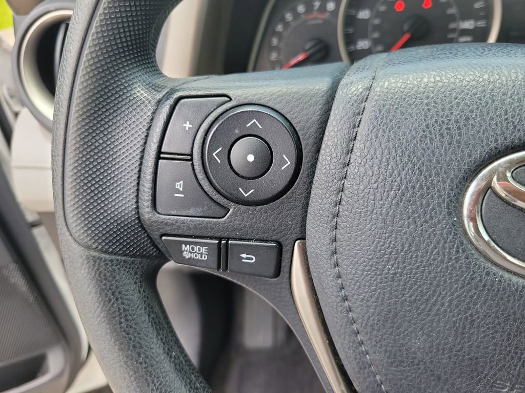 Used 2013 Toyota RAV4 LE FWD image 25