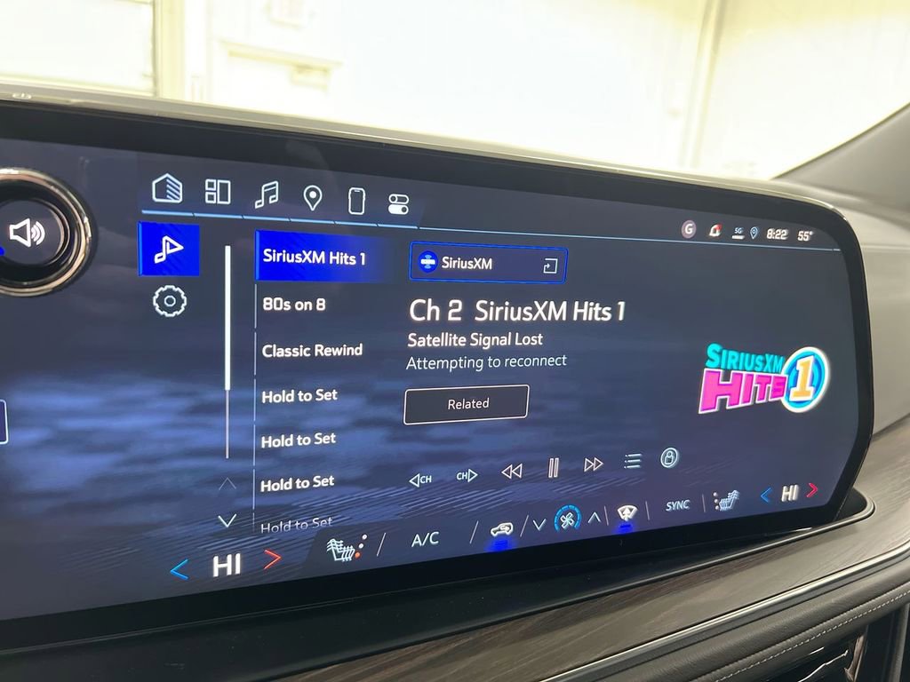 Used 2025 Chevrolet Suburban LT image 13