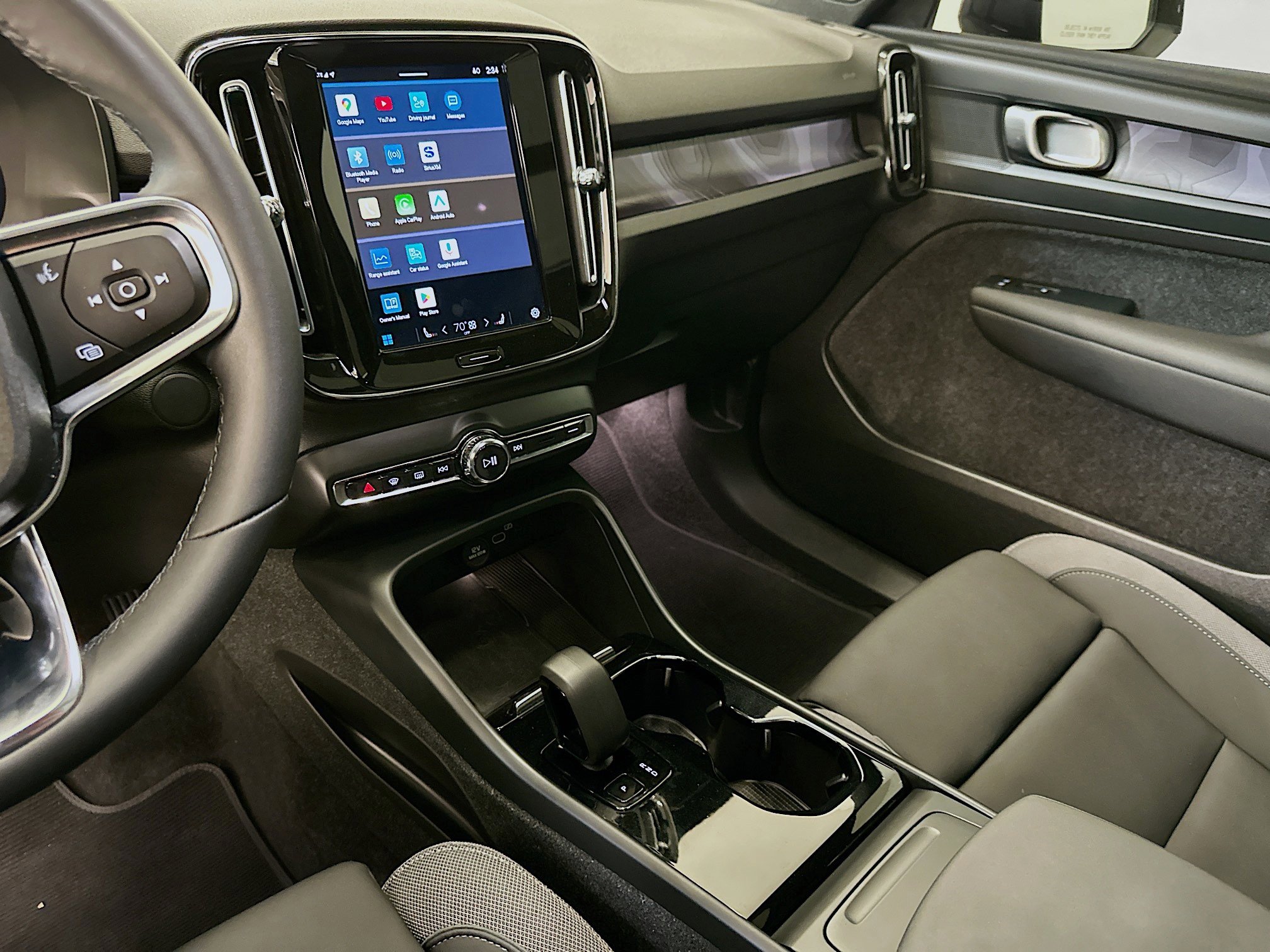 Used 2023 Volvo XC40 Recharge Plus image 26