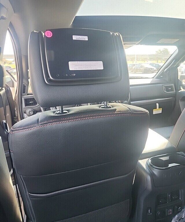 New 2023 Nissan Titan PRO-4X w/ Pro-4x Convenience Package AWD/4WD image 8