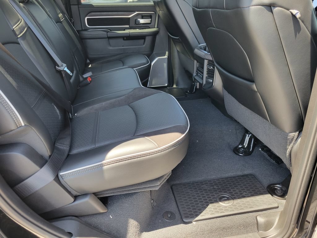 New 2026 RAM 2500 Laramie AWD/4WD image 17