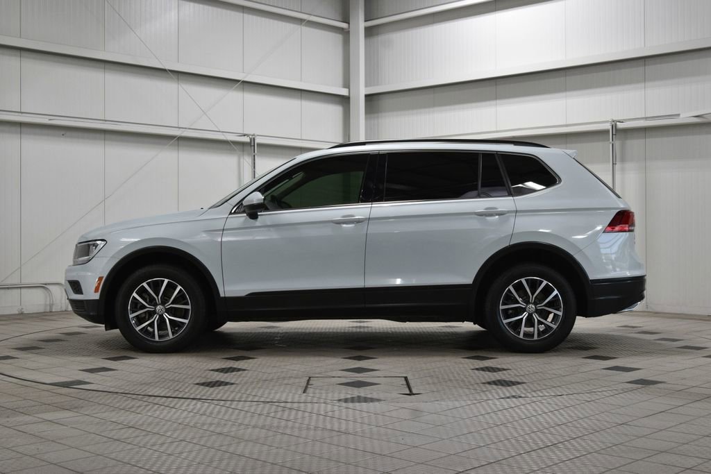 Used 2019 Volkswagen Tiguan SE w/ Panoramic Sunroof Package AWD/4WD image 4