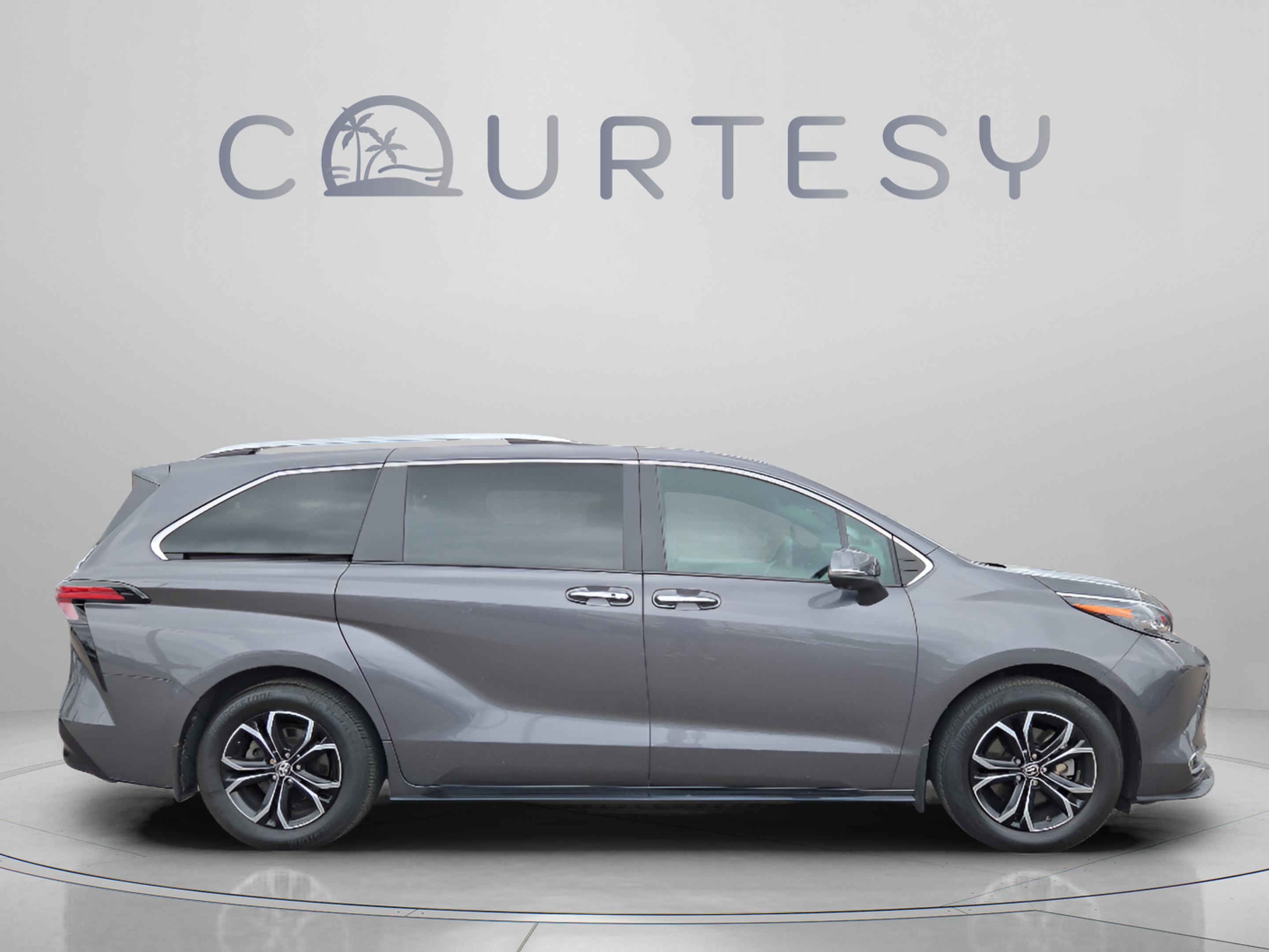 Certified 2025 Toyota Sienna Platinum AWD/4WD image 6