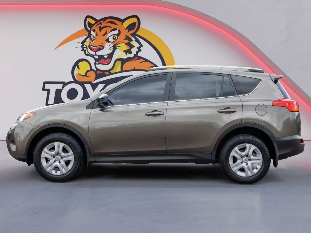 Used 2015 Toyota RAV4 LE image 8