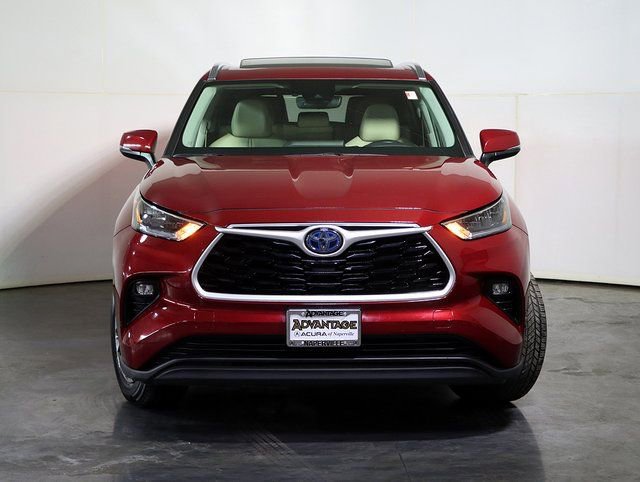 Used 2020 Toyota Highlander XLE image 9