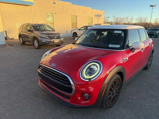 Used 2021 MINI Cooper 4-Door Hardtop w/ Storage Package image 4