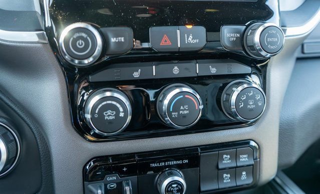 New 2026 RAM 1500 4x4 Crew Cab image 27